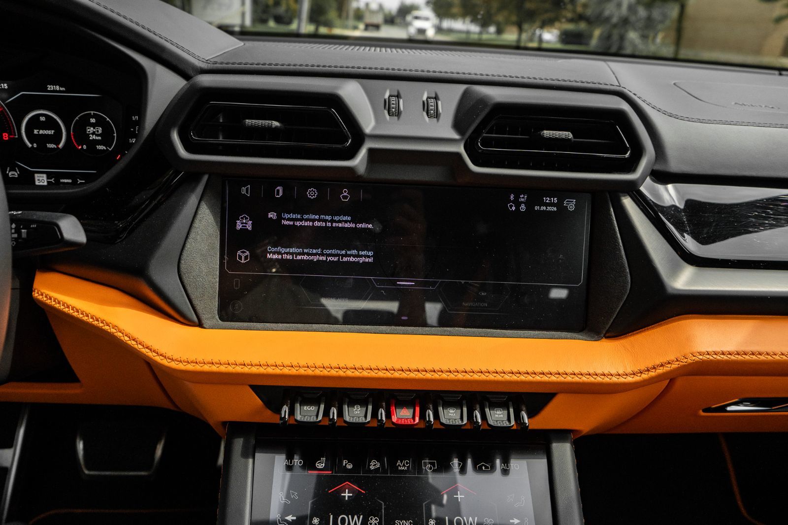 2025 Lamborghini Urus SE-15