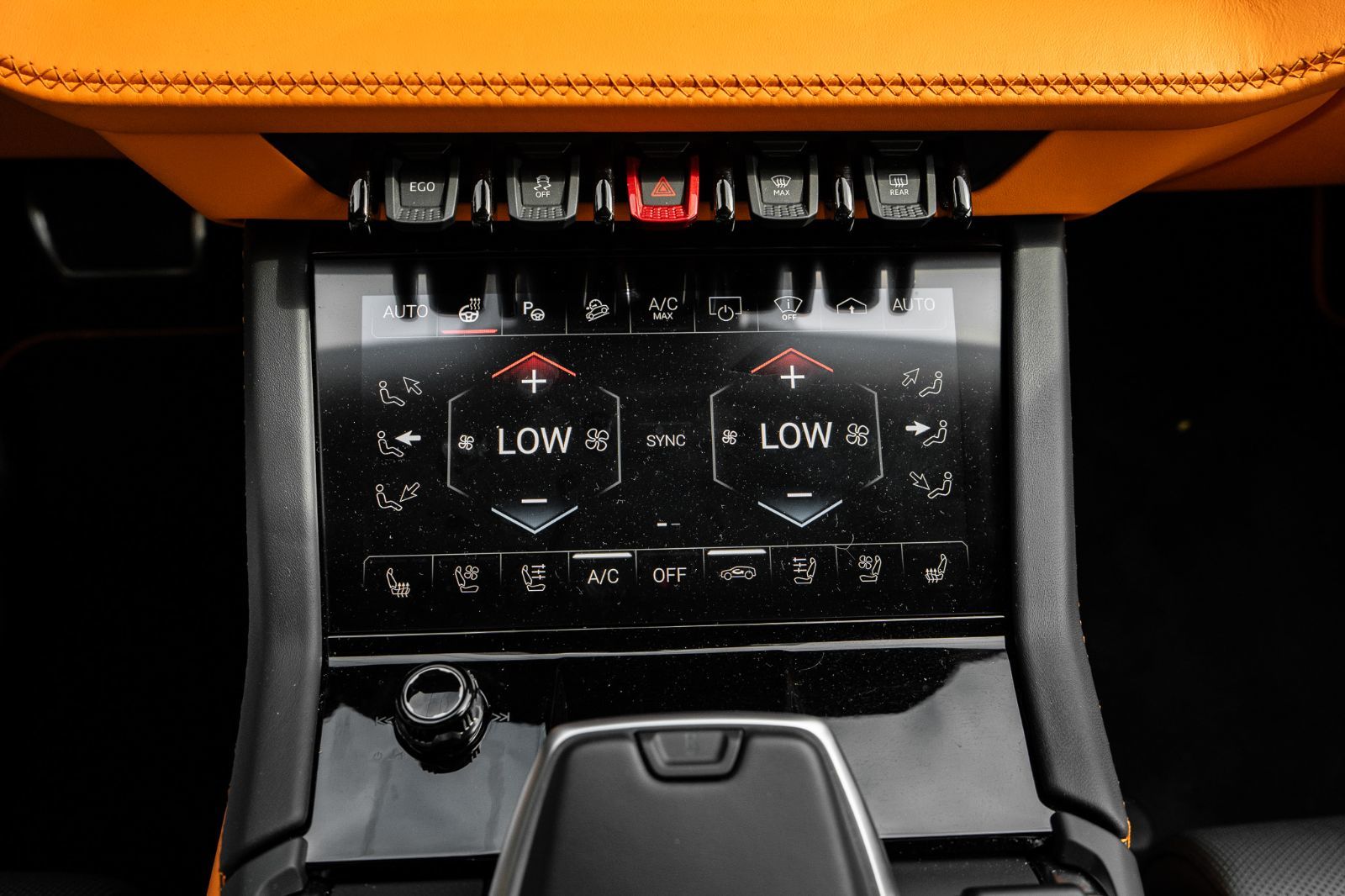 2025 Lamborghini Urus SE-17