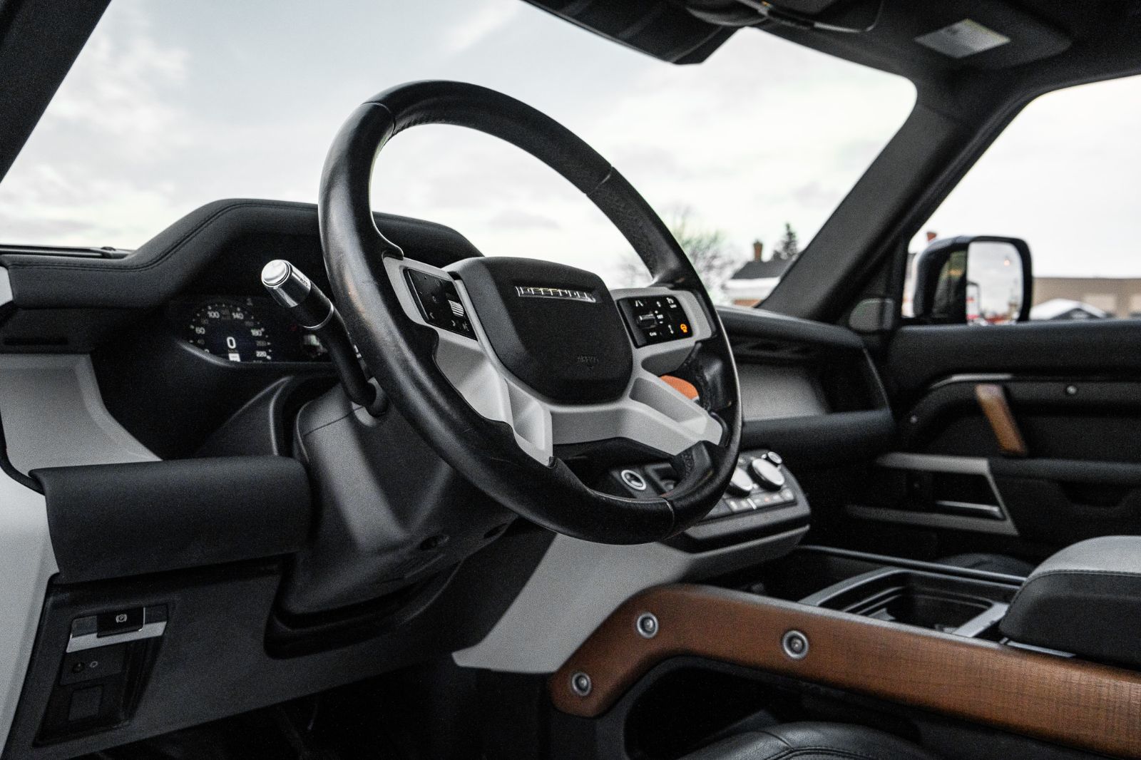 2022 Land Rover Defender 110 SE AWD-24