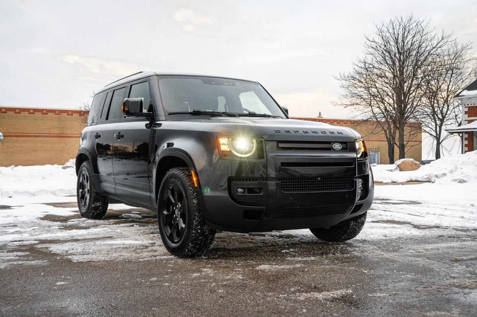 2022 Land Rover Defender 110 SE AWD-2