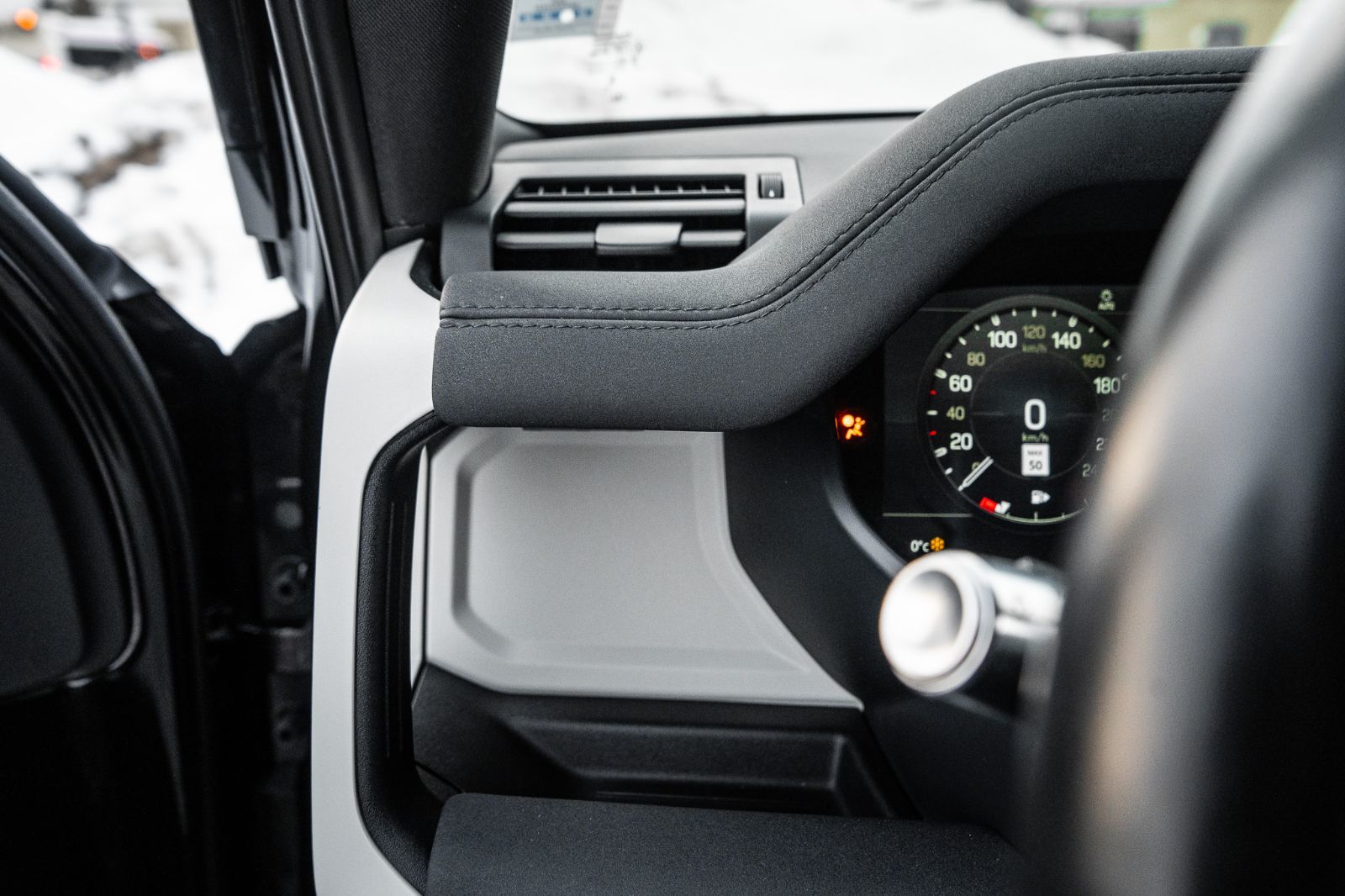 2022 Land Rover Defender 110 SE AWD-22