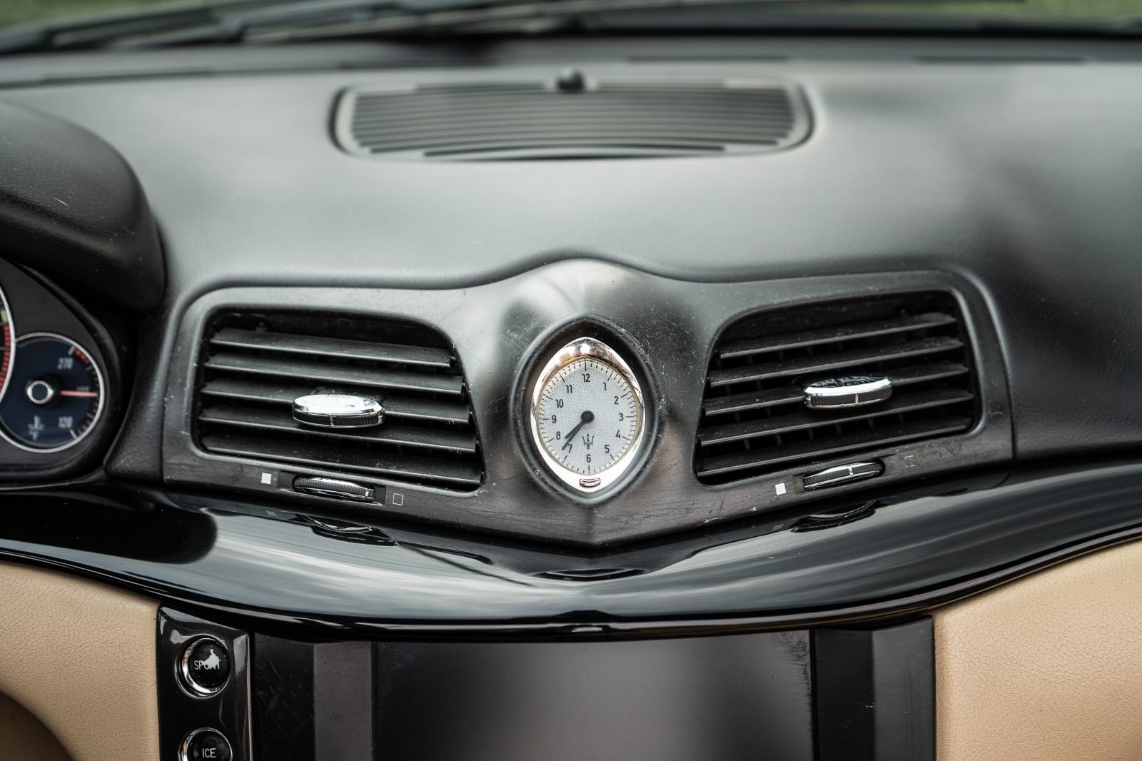 2014 Maserati GranTurismo Convertible SPORT-16