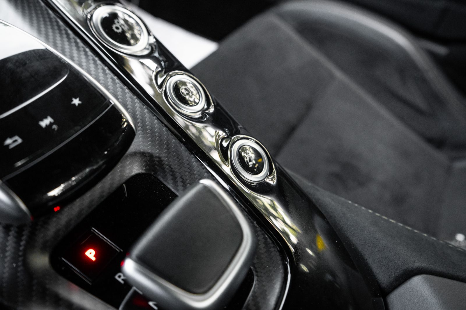 2018 Mercedes-Benz AMG GT R-21