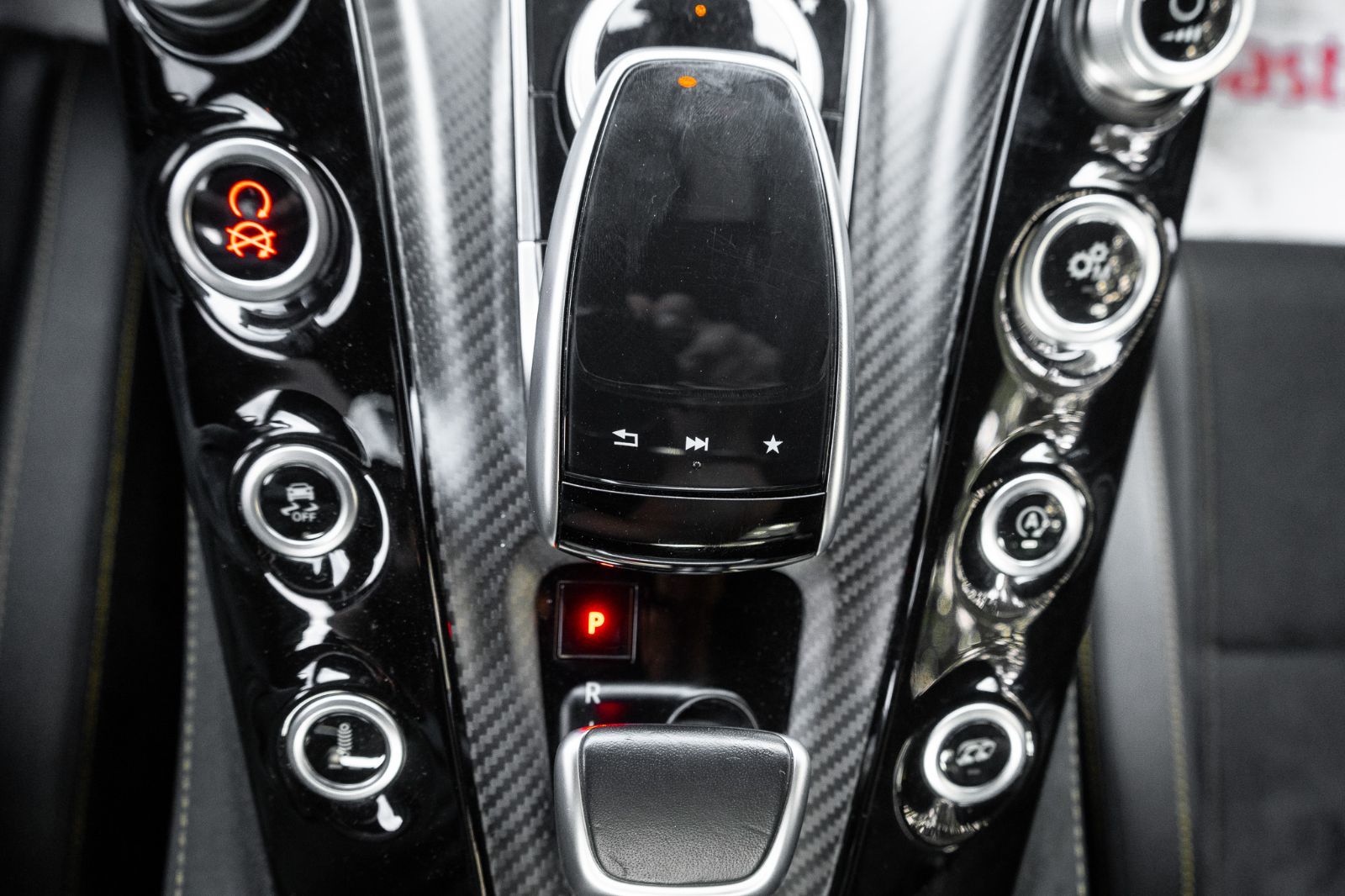 2018 Mercedes-Benz AMG GT R-19