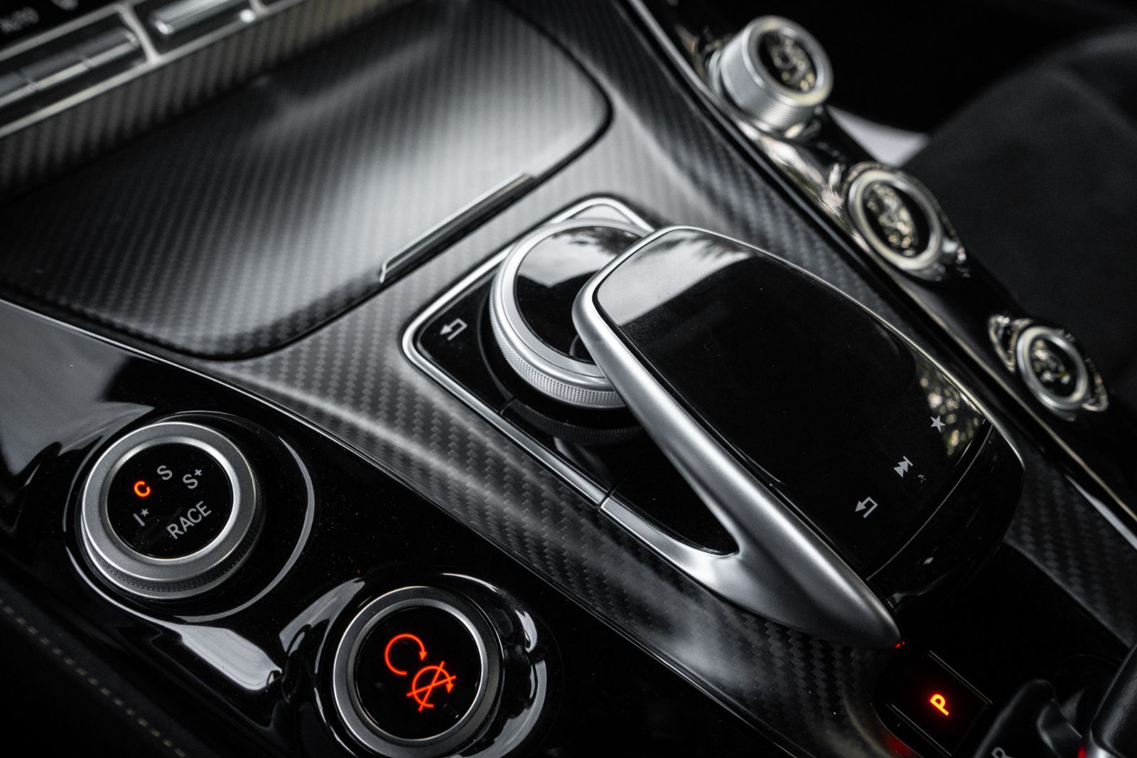 2018 Mercedes-Benz AMG GT R-18