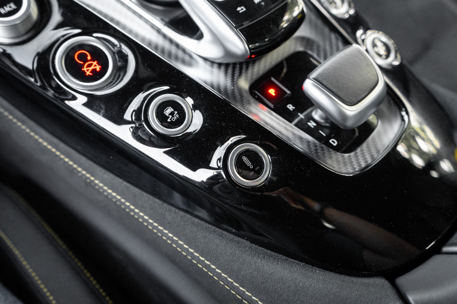 2018 Mercedes-Benz AMG GT R-17