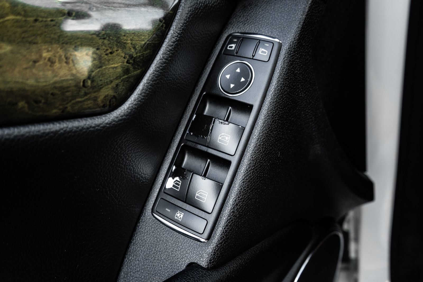 2010 Mercedes-Benz C-Class C 250-23