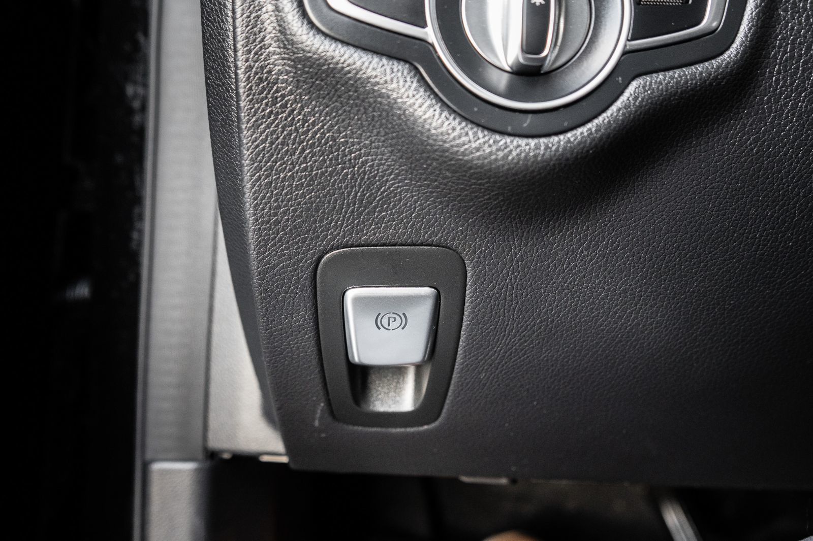 2018 Mercedes-Benz C-Class AMG C 43-21