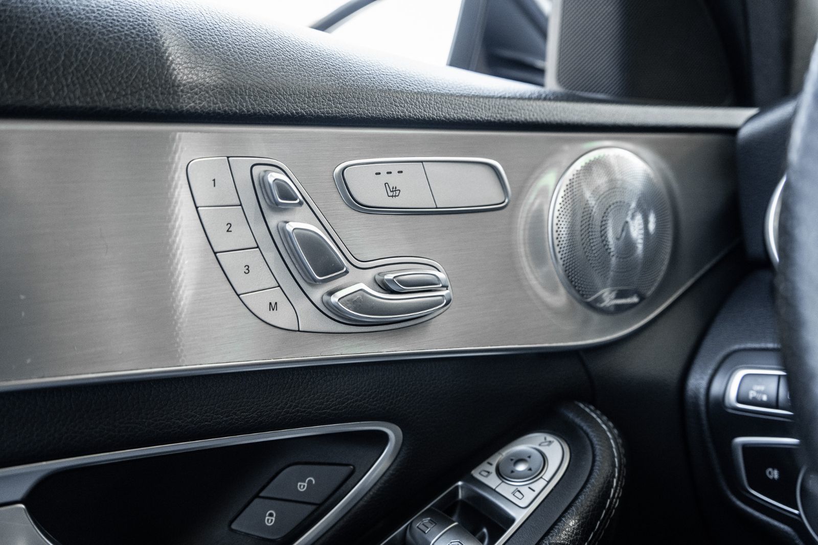 2018 Mercedes-Benz C-Class C 300-23
