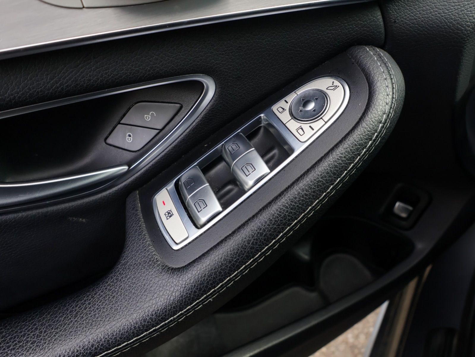 2018 Mercedes-Benz C-Class C 300-19