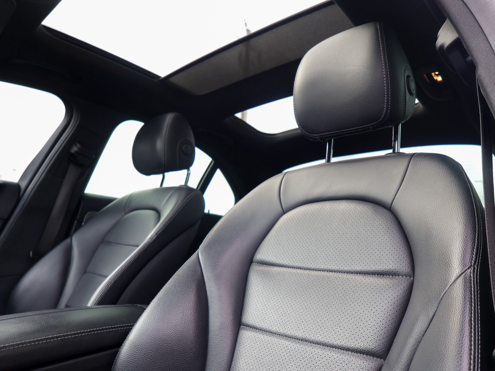 2018 Mercedes-Benz C-Class C 300-23