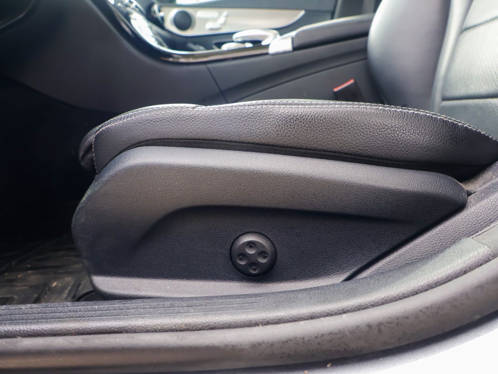 2018 Mercedes-Benz C-Class C 300-21