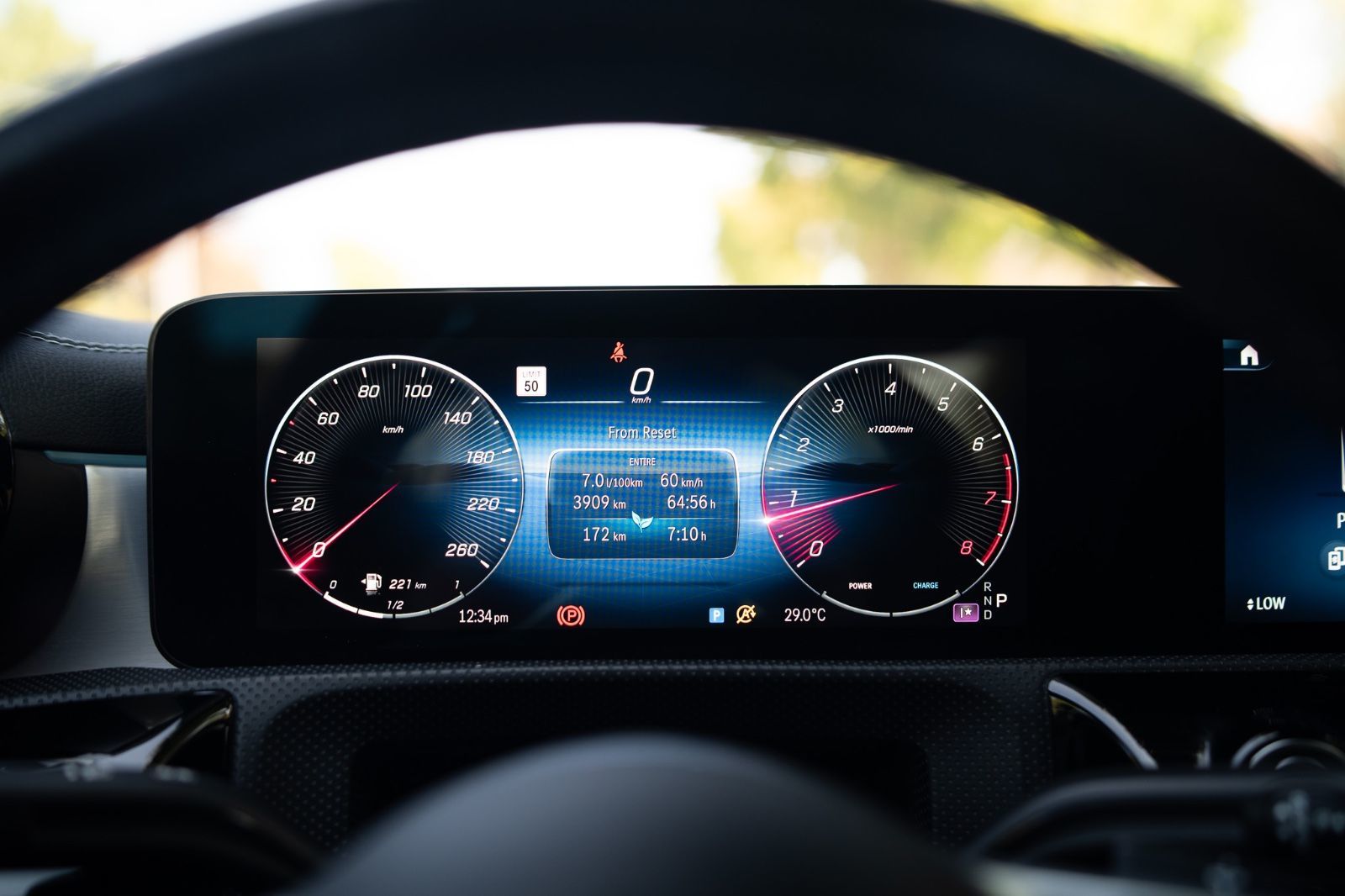 2025 Mercedes-Benz CLA 250-12