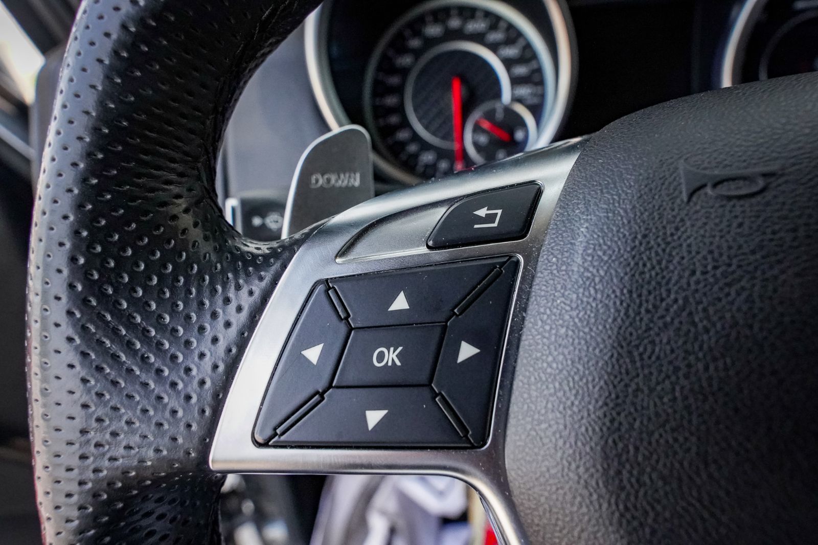 2016 Mercedes-Benz G-Class G 65 V12-18