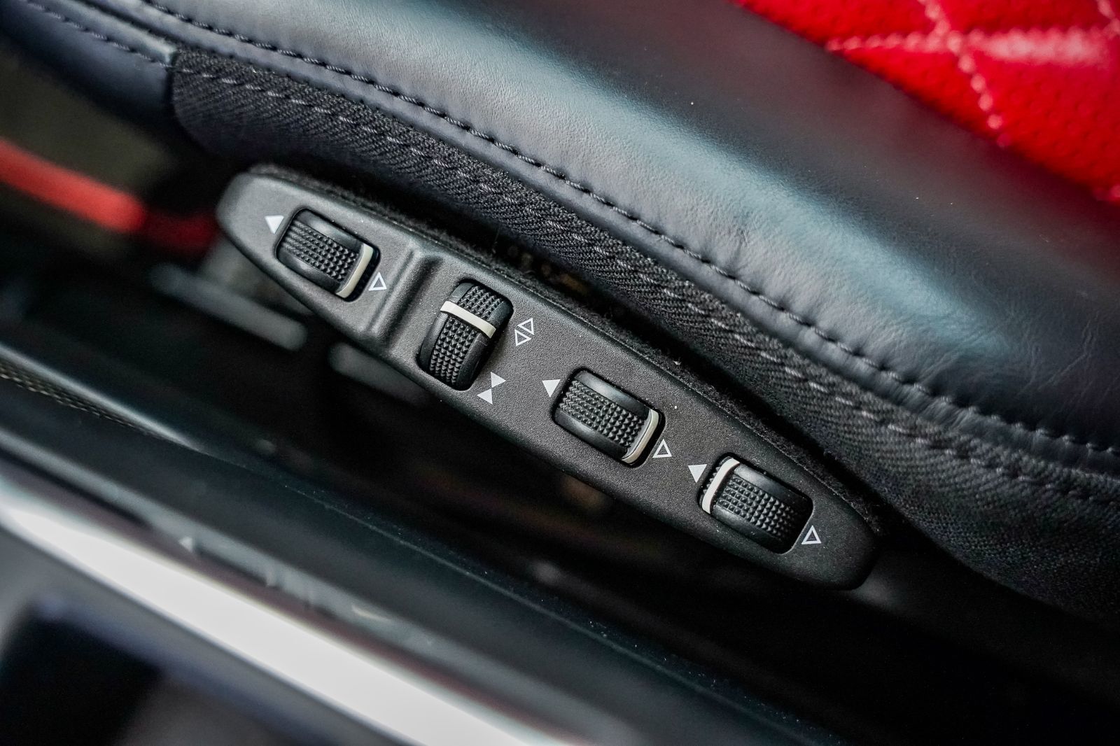 2016 Mercedes-Benz G-Class G 65 V12-29