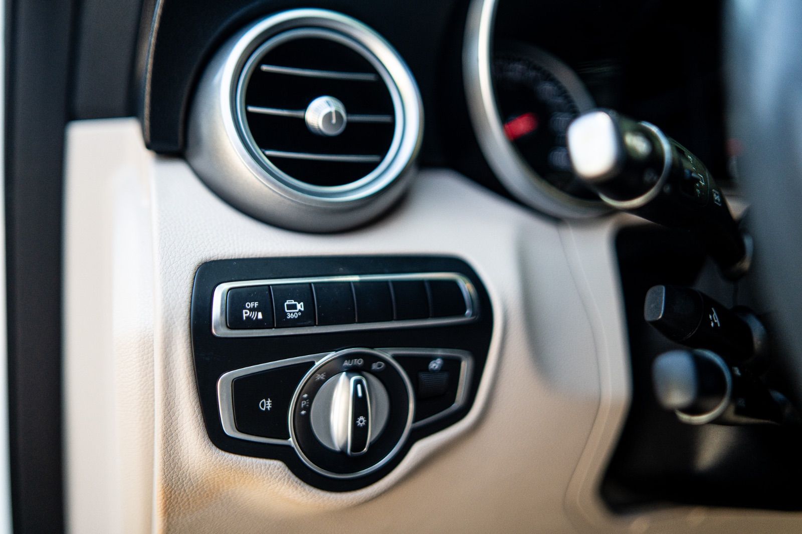 2018 Mercedes-Benz GLC 300-12