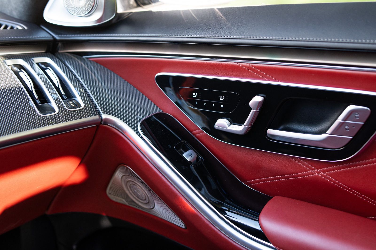 2024 Mercedes-Benz S-Class AMG S 63 E-28