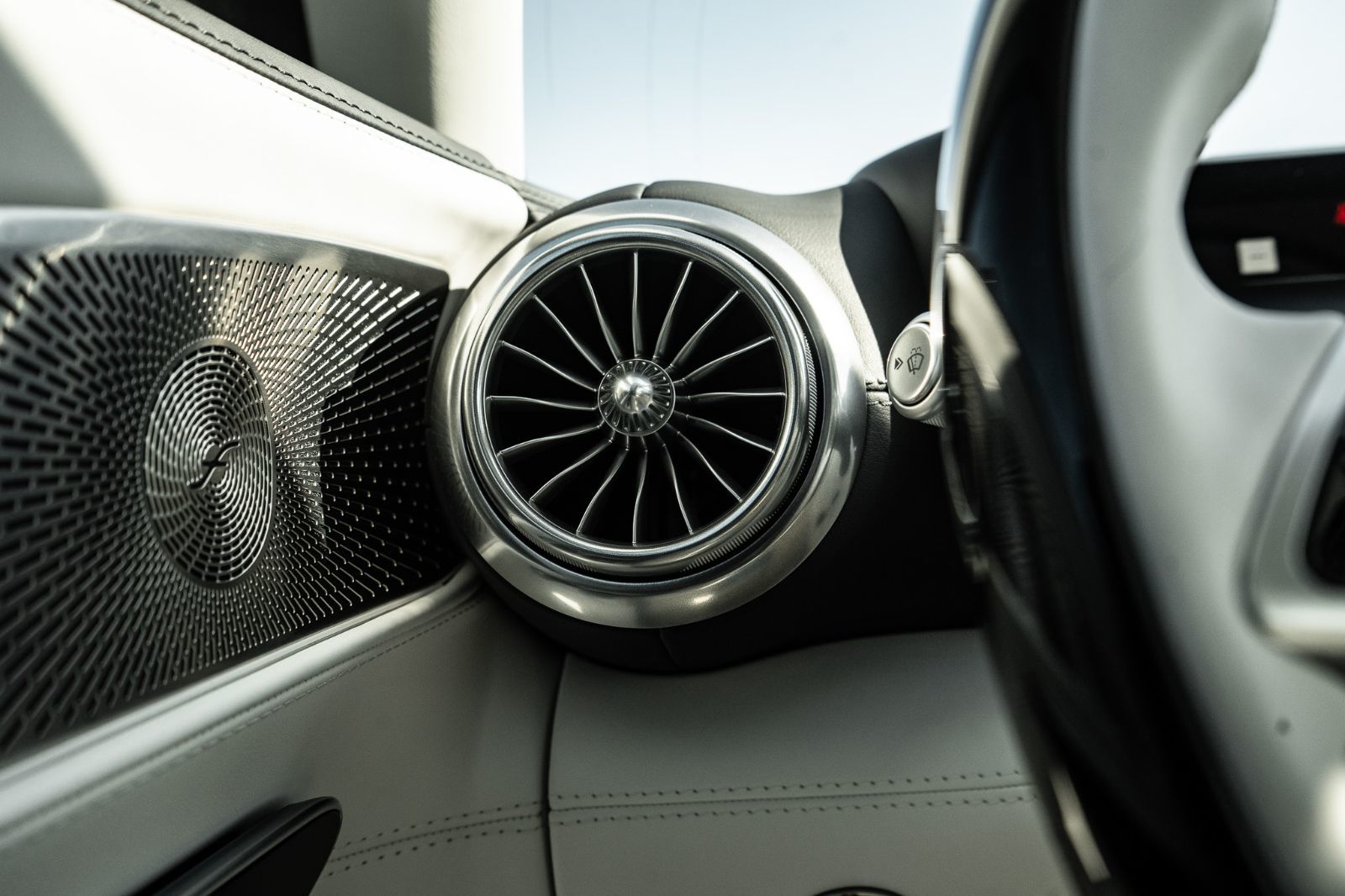 2026 Mercedes-Benz SL 680 Maybach SL 680 Monogram Series-21