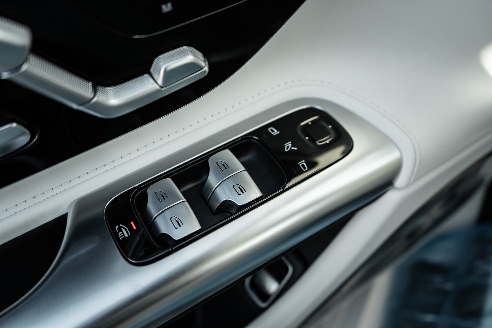 2026 Mercedes-Benz SL 680 Maybach SL 680 Monogram Series-24