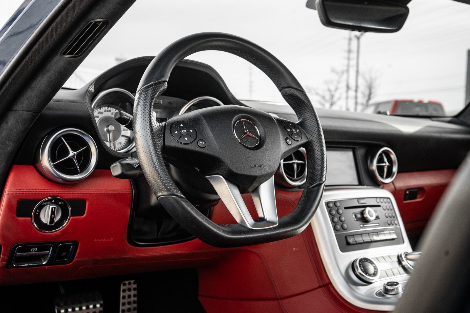 2011 Mercedes-Benz SLS AMG-11