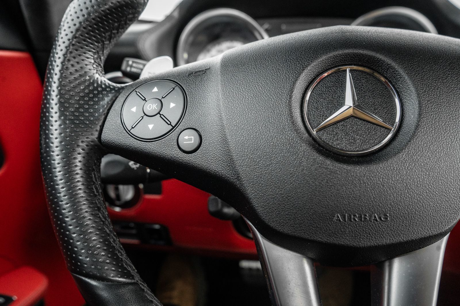 2011 Mercedes-Benz SLS AMG-12