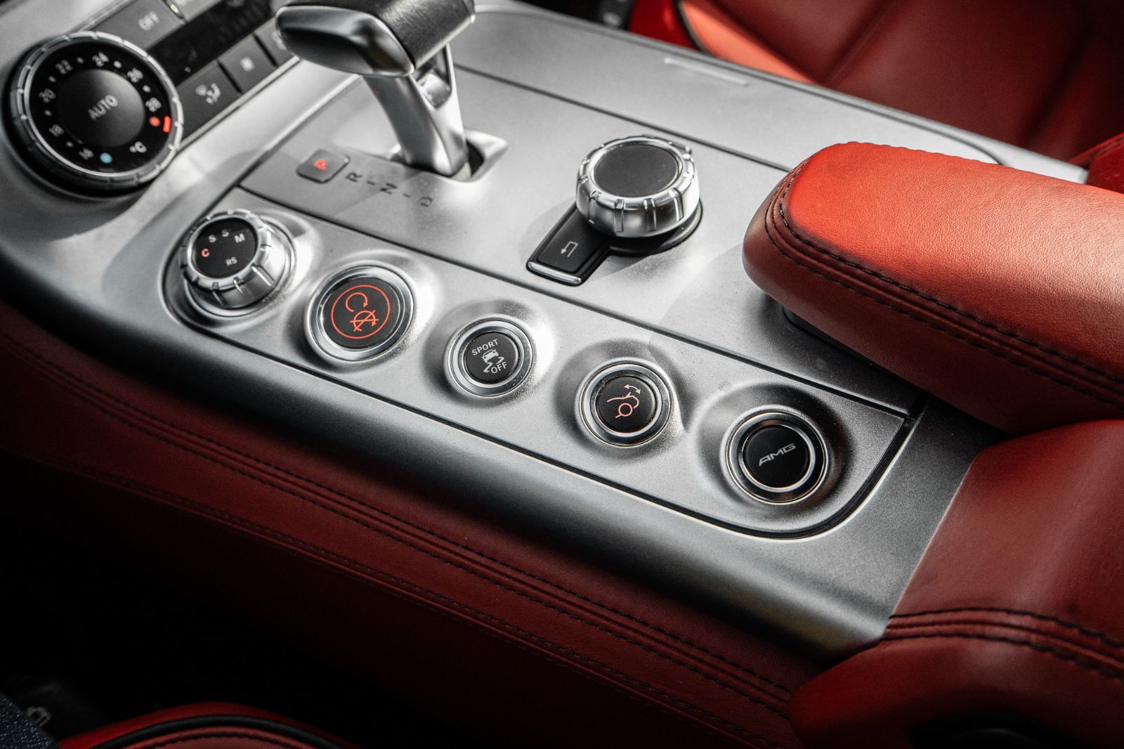 2011 Mercedes-Benz SLS AMG-19