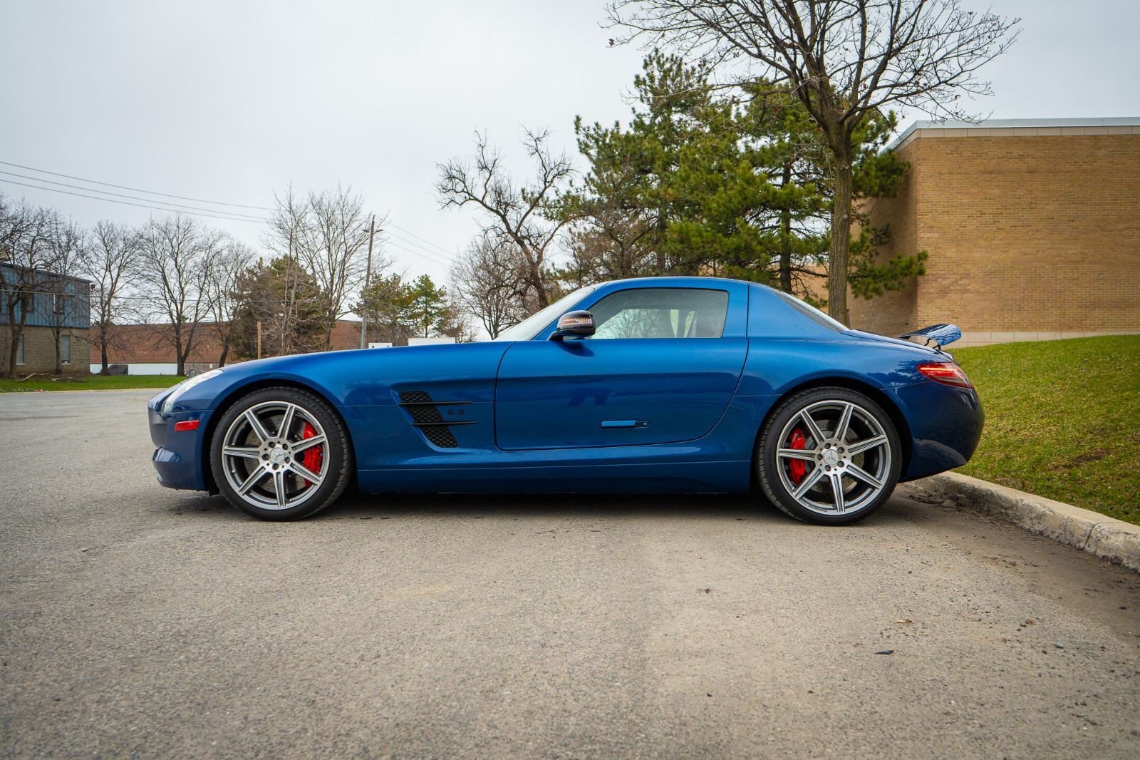 2011 Mercedes-Benz SLS AMG-33