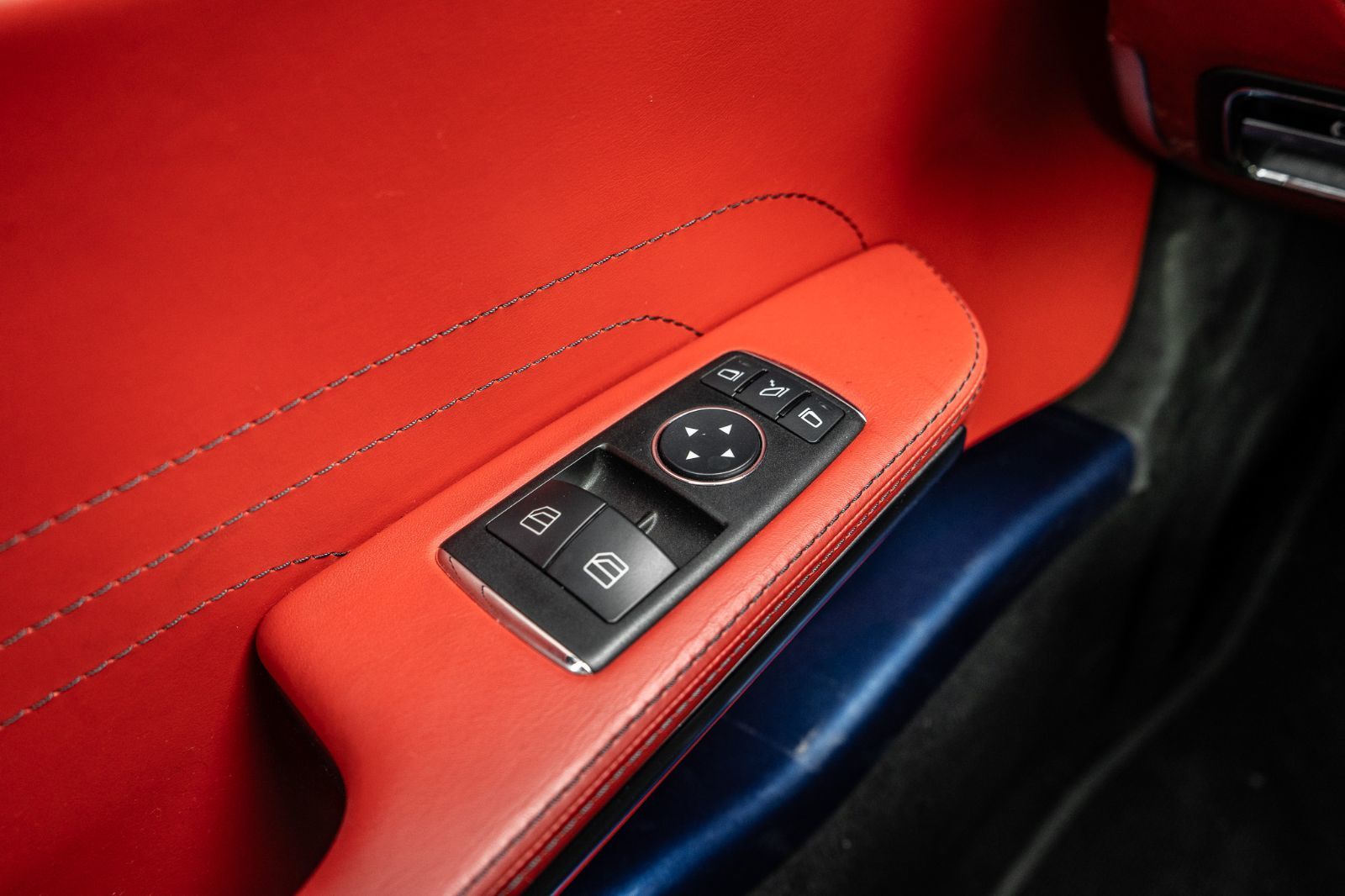 2011 Mercedes-Benz SLS AMG-27