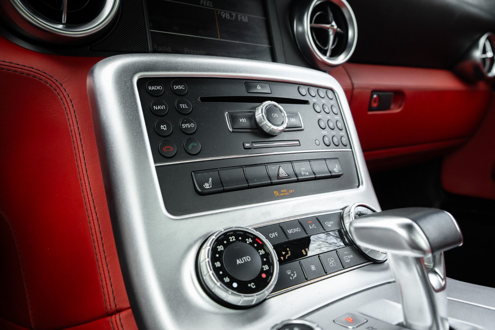 2011 Mercedes-Benz SLS AMG-13