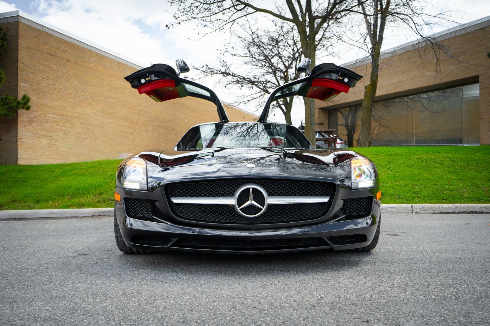 2011 Mercedes-Benz SLS AMG-1