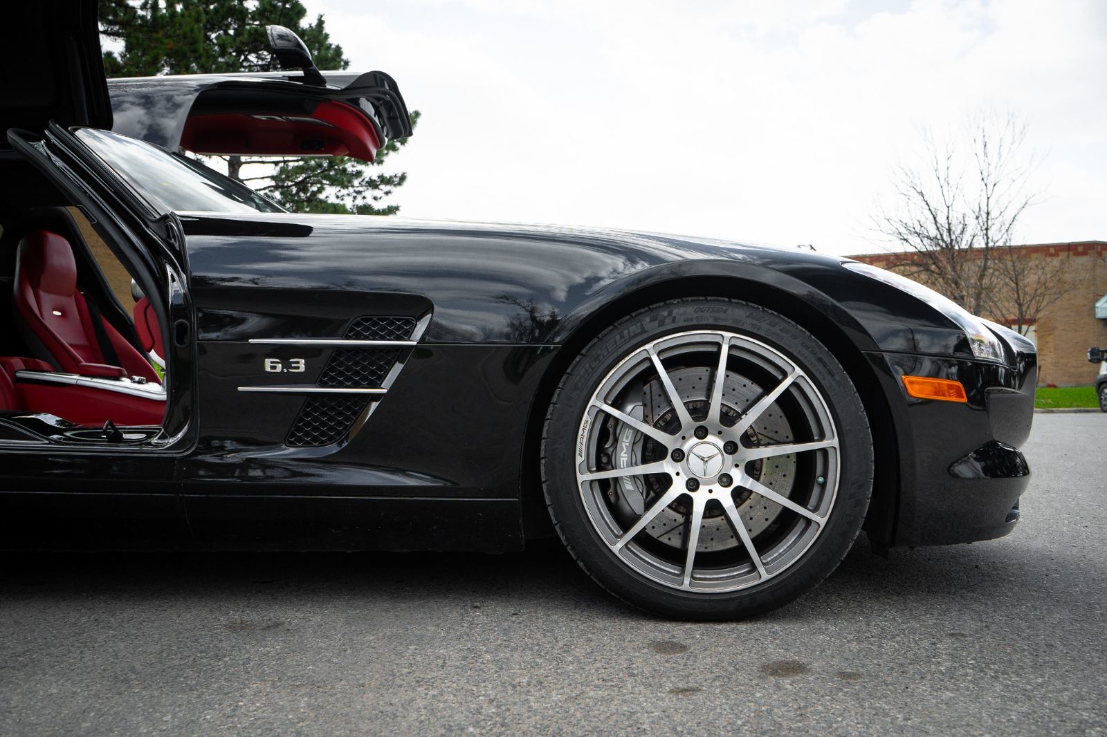 2011 Mercedes-Benz SLS AMG-4