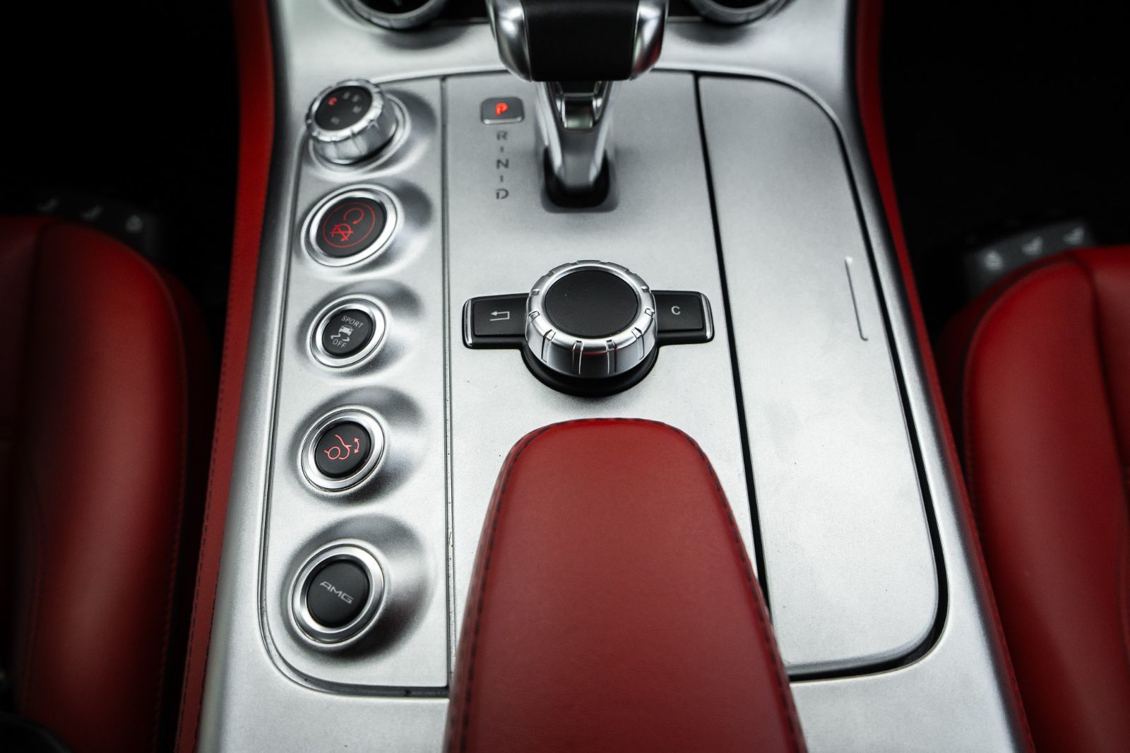 2011 Mercedes-Benz SLS AMG-17