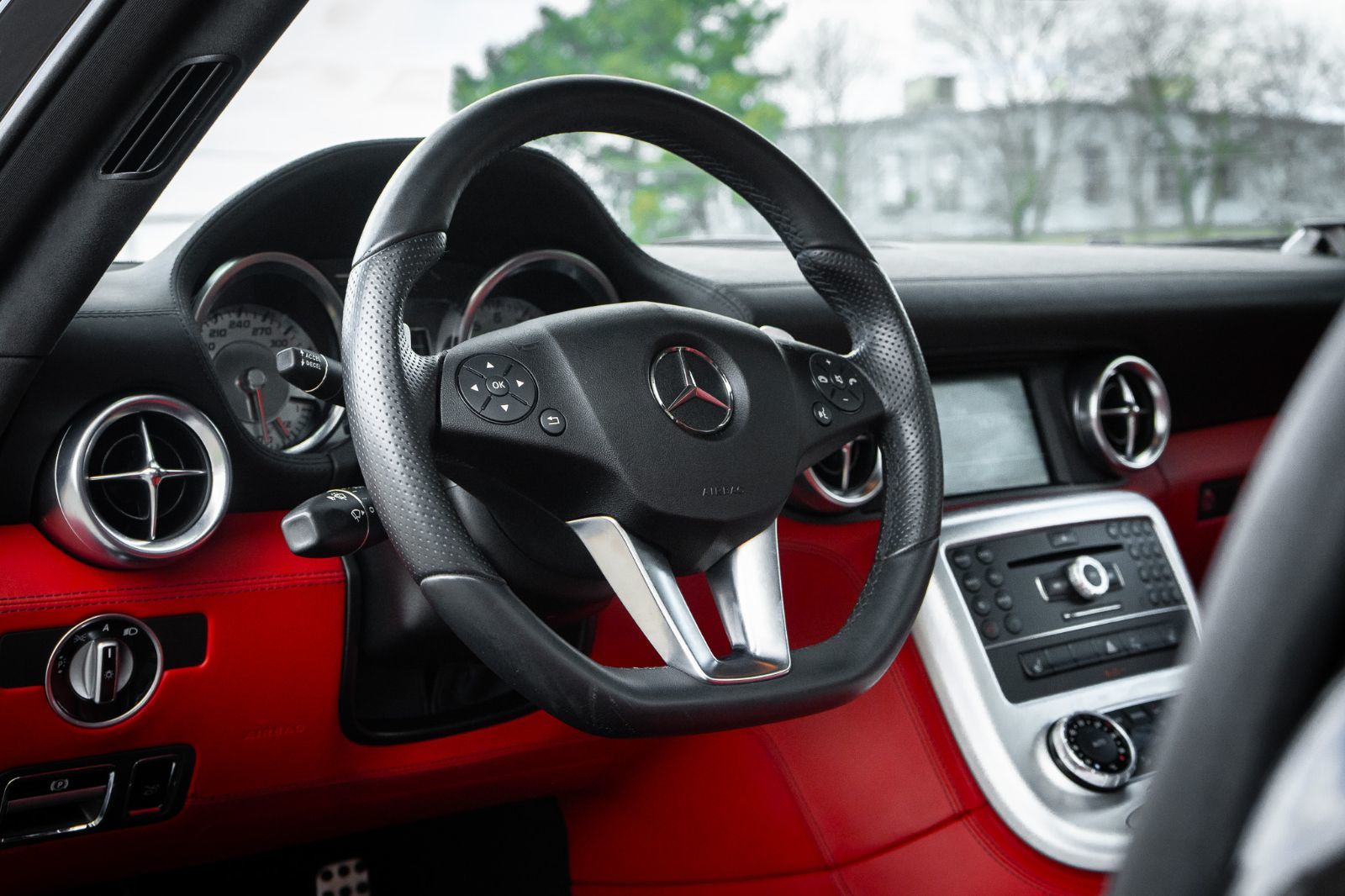 2011 Mercedes-Benz SLS AMG-7