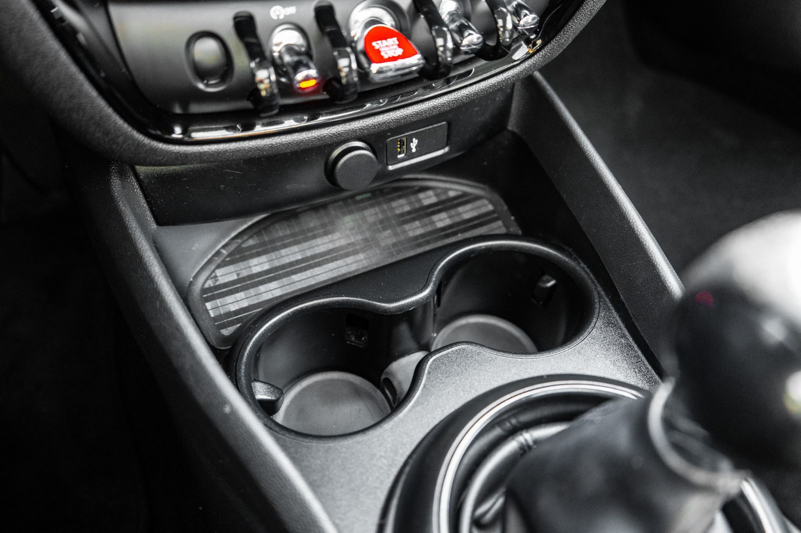 2019 MINI Clubman Cooper-16