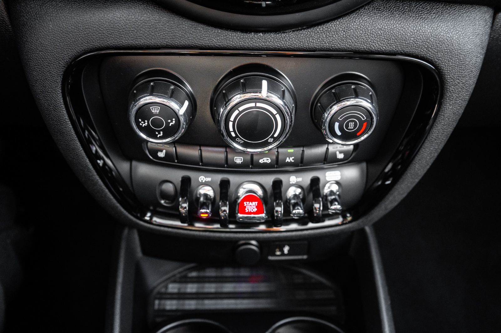 2019 MINI Clubman Cooper-15
