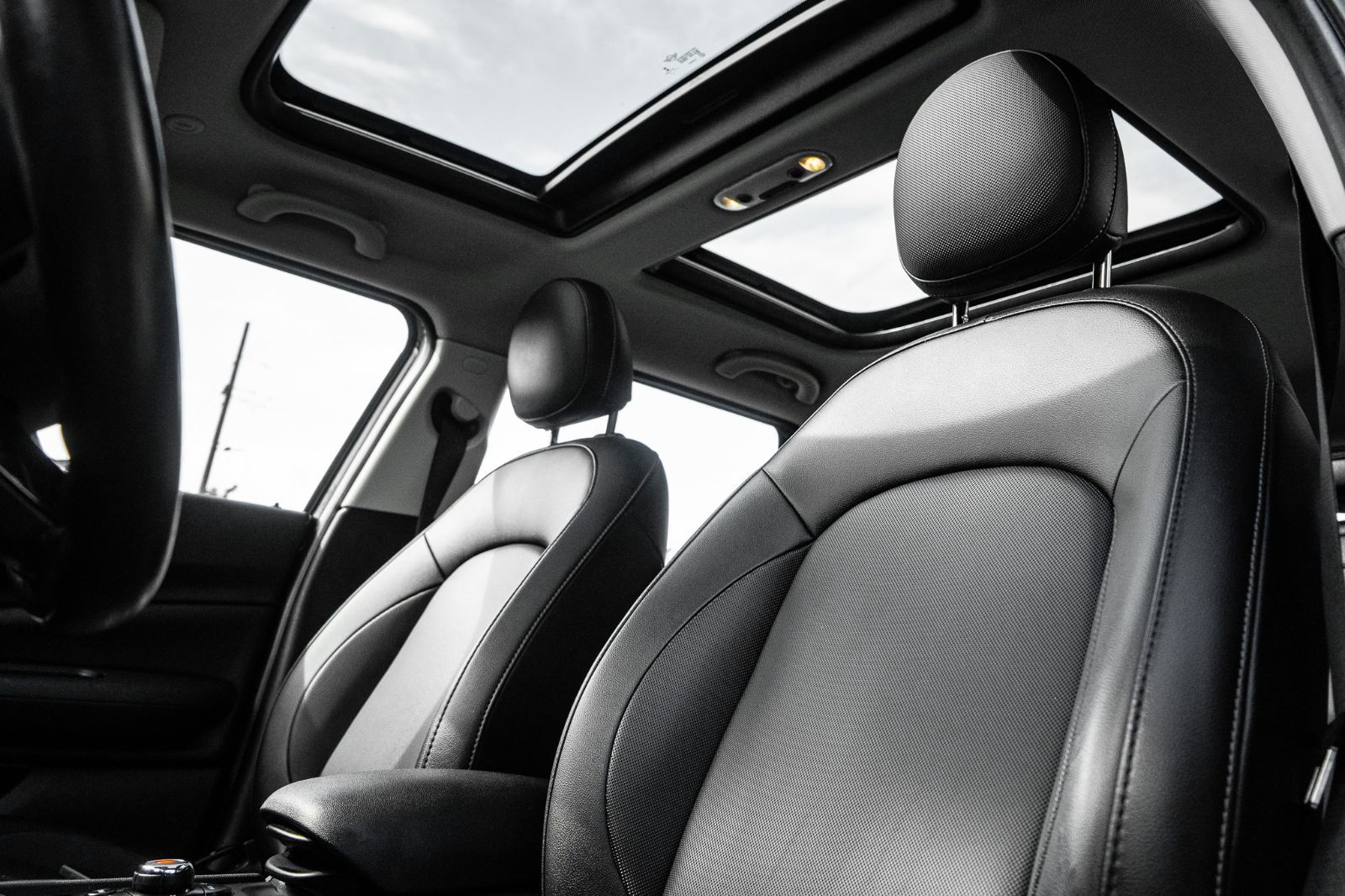 2019 MINI Clubman Cooper-25
