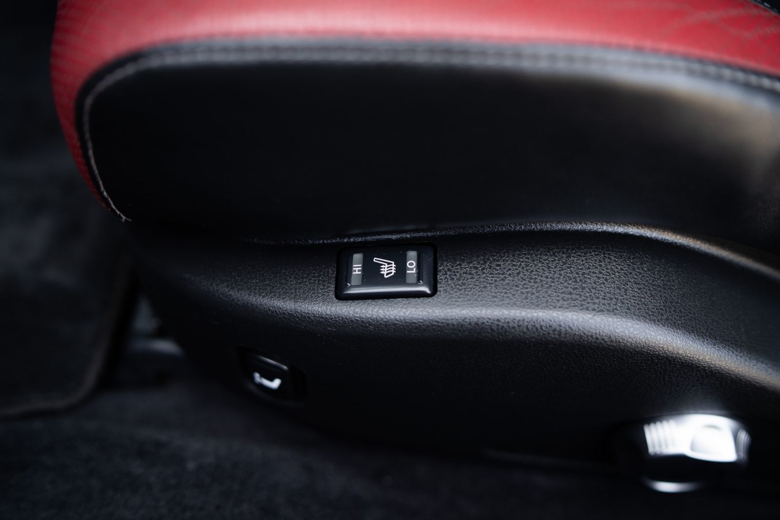 2012 Nissan GT-R Black Edition-33