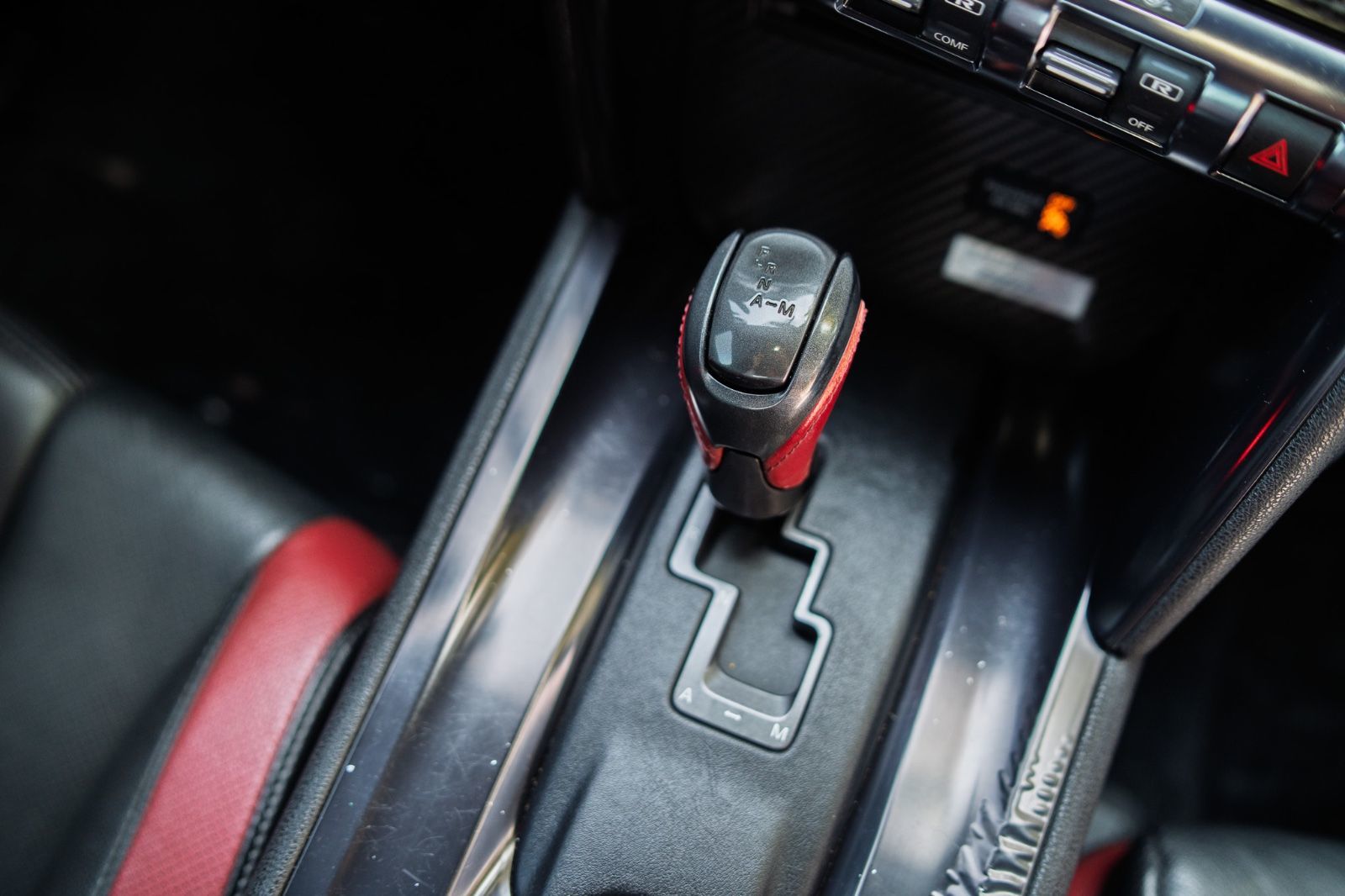 2012 Nissan GT-R Black Edition-25