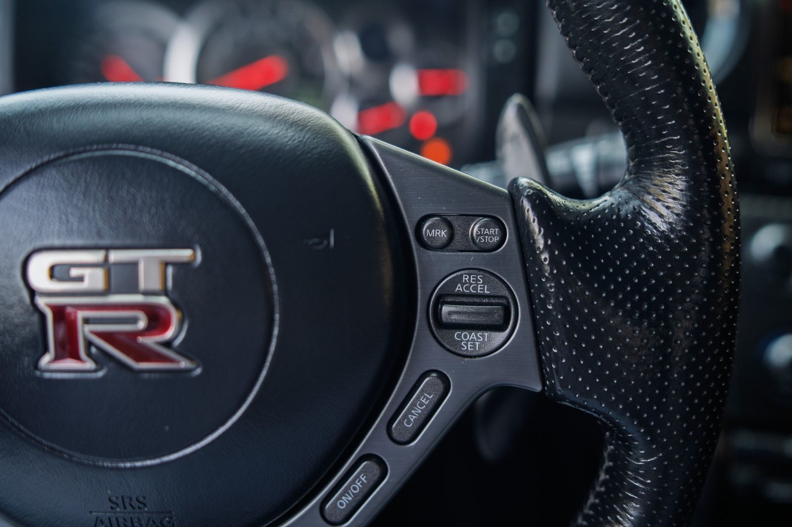 2012 Nissan GT-R Black Edition-18