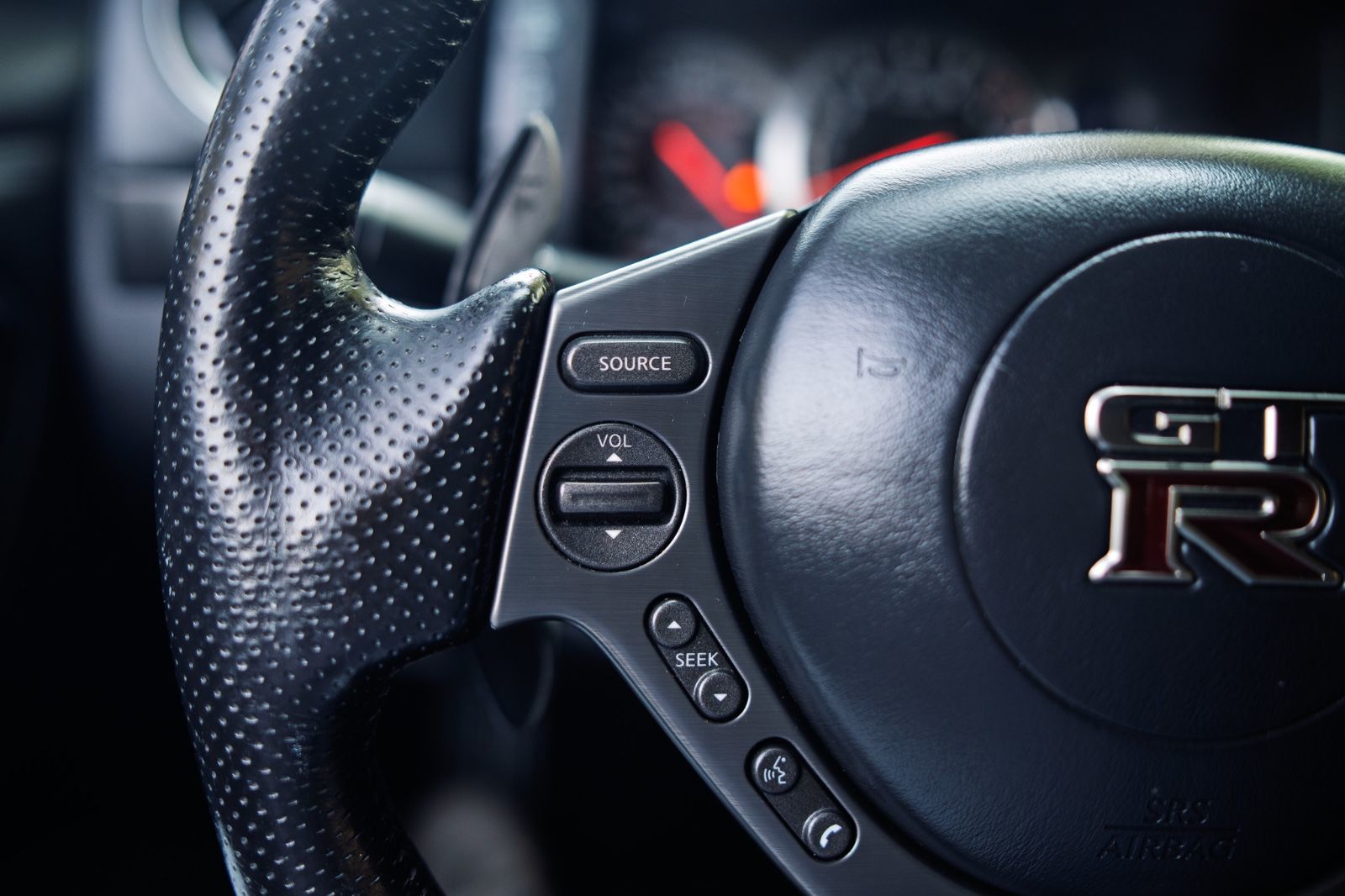 2012 Nissan GT-R Black Edition-17