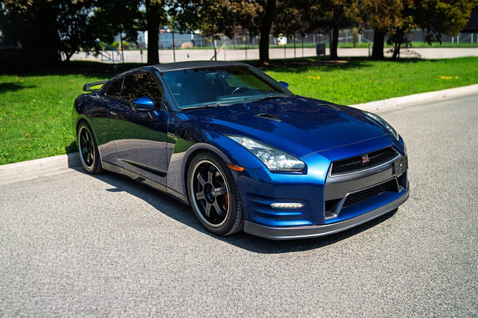 2012 Nissan GT-R Black Edition-2