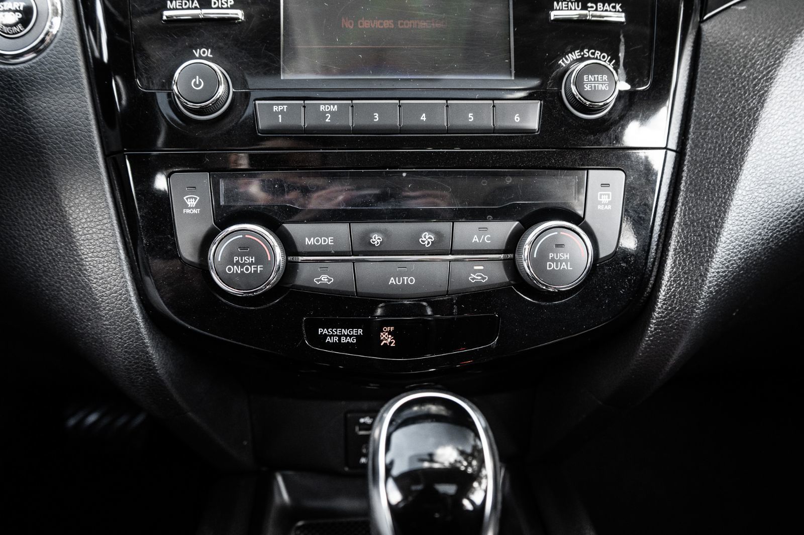 2018 Nissan Qashqai SV-15