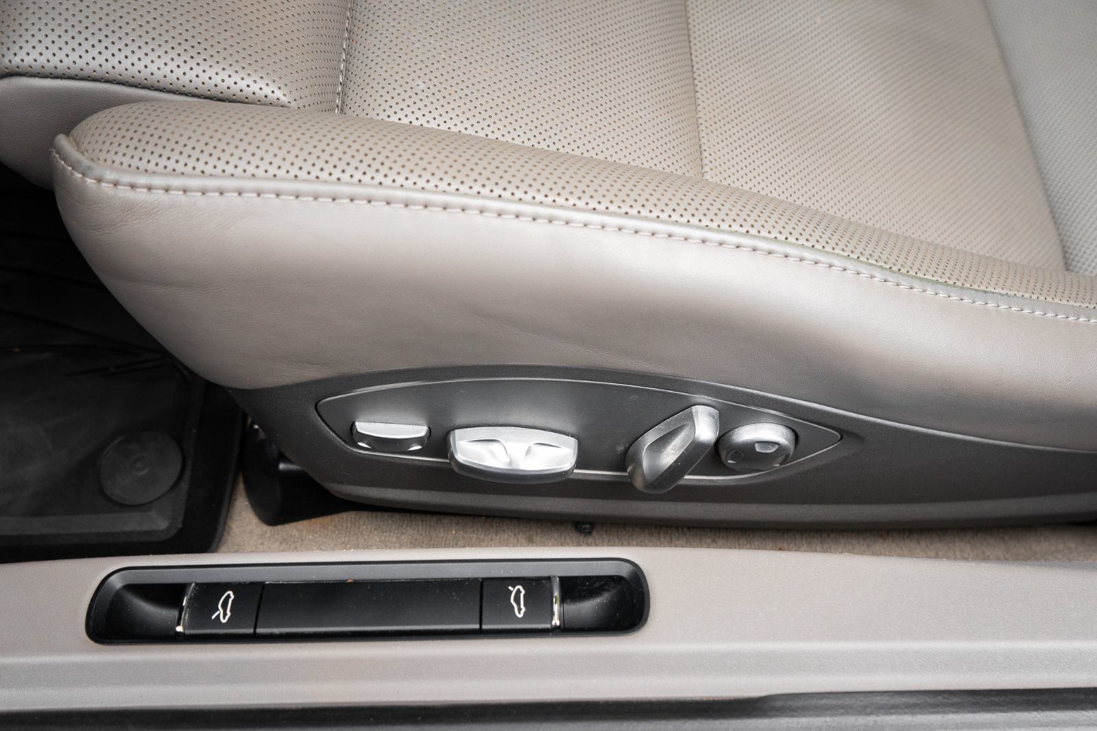 2016 Porsche 911 TARGA 4-27