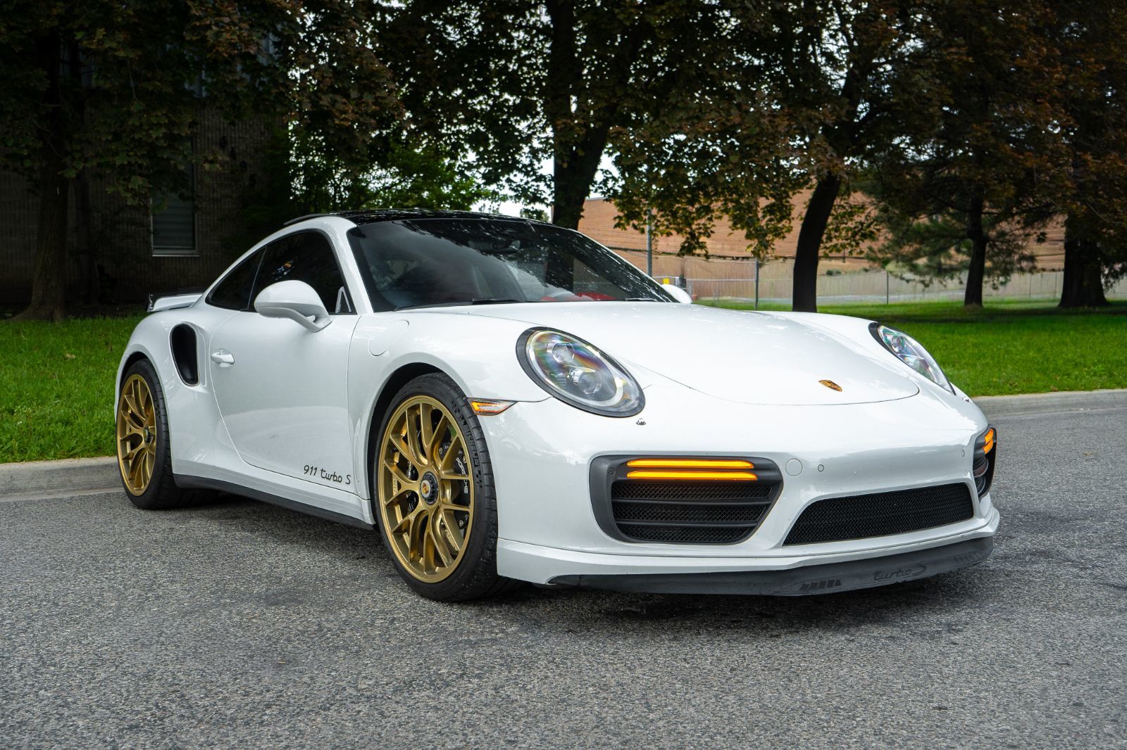 2017 Porsche 911 Turbo S-2