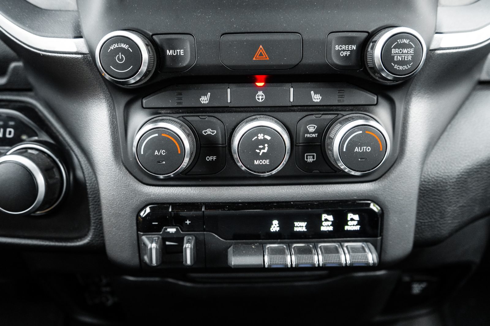 2020 Ram 1500 Big Horn-19