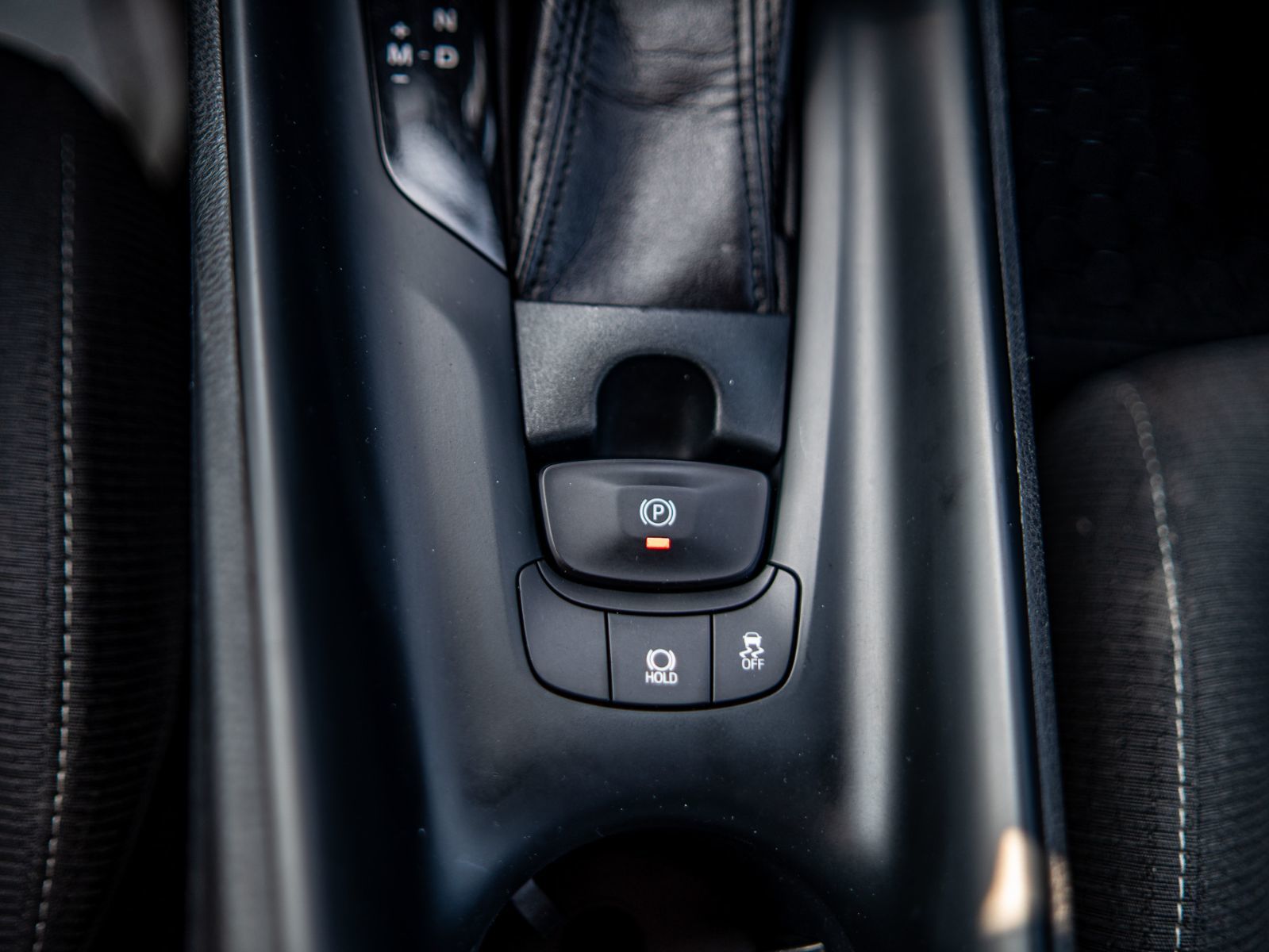 2018 Toyota C-HR XLE-18