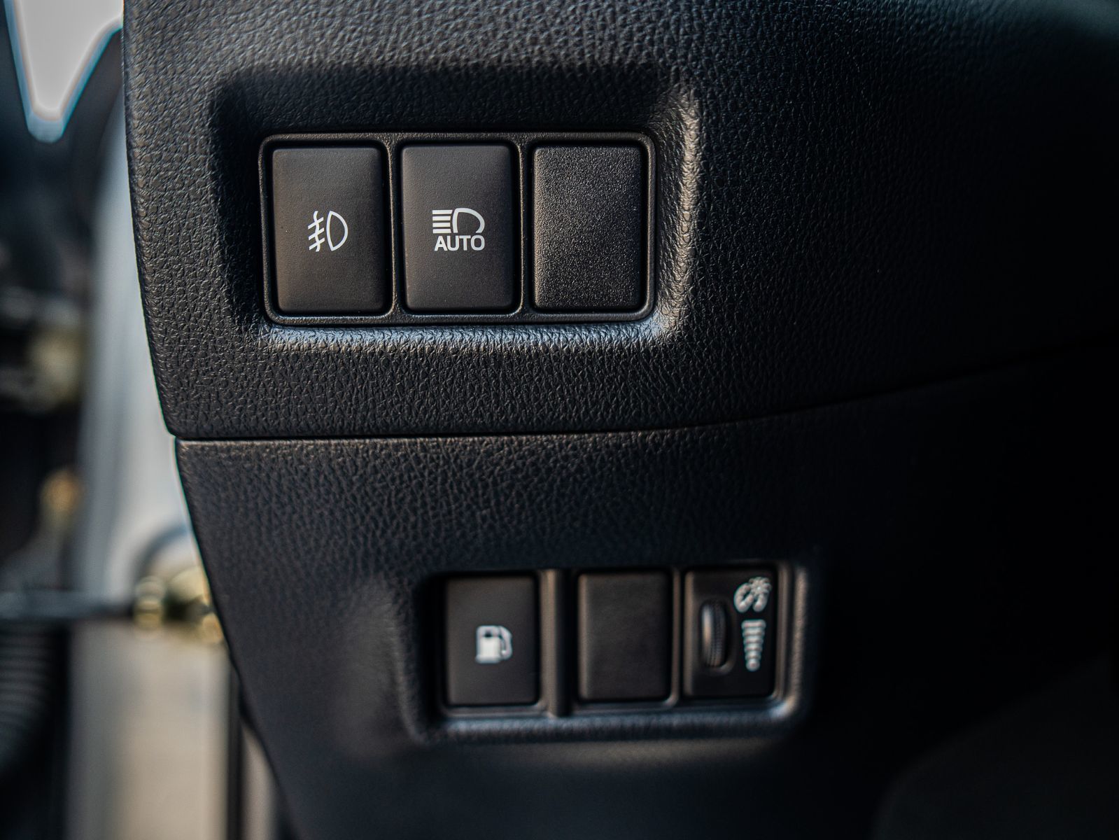 2018 Toyota C-HR XLE-21