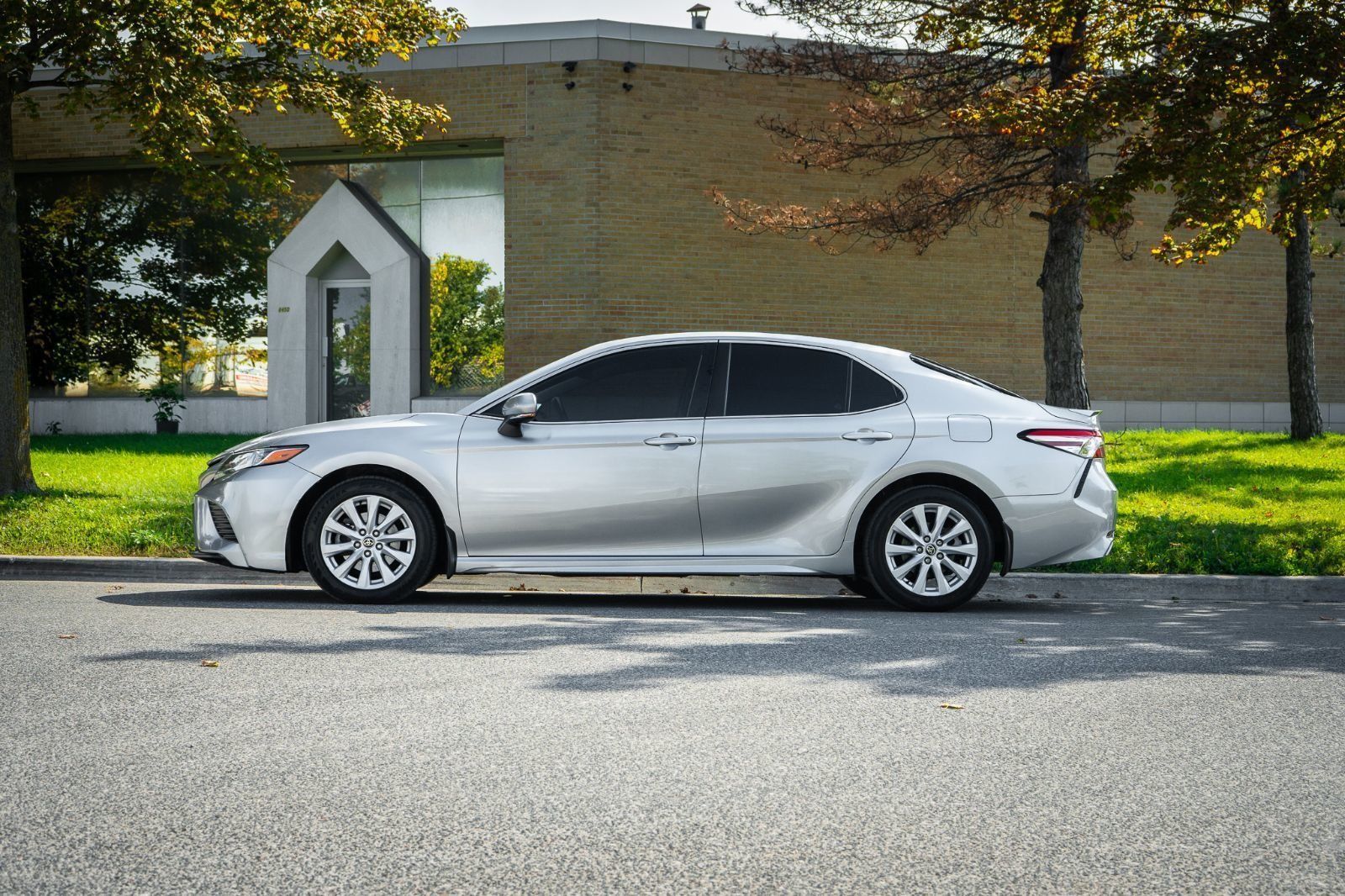 2020 Toyota Camry SE-4