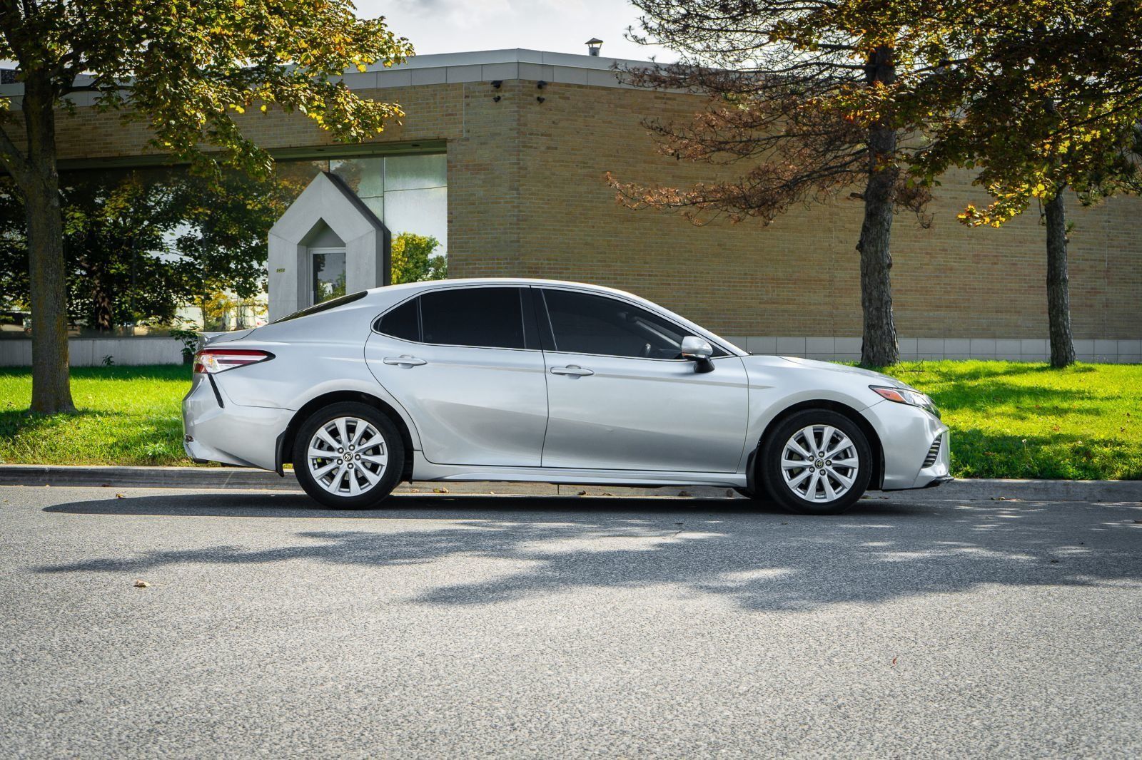 2020 Toyota Camry SE-3