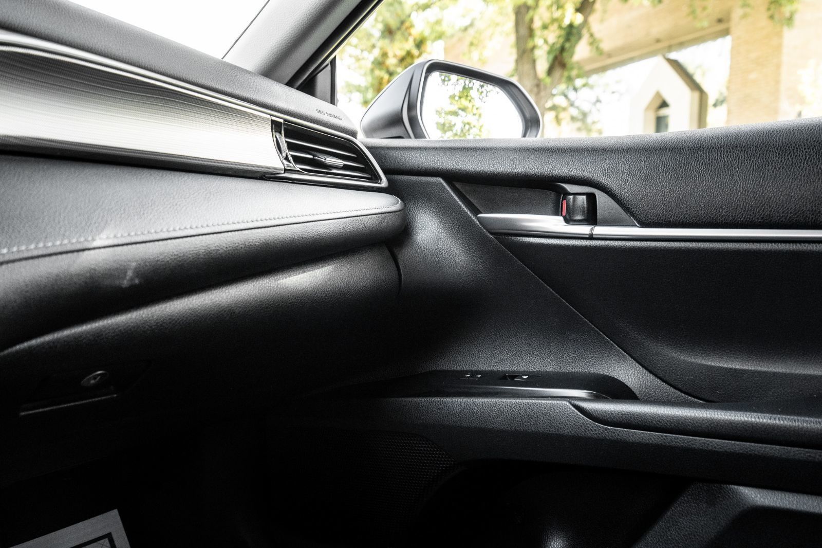 2020 Toyota Camry SE-17